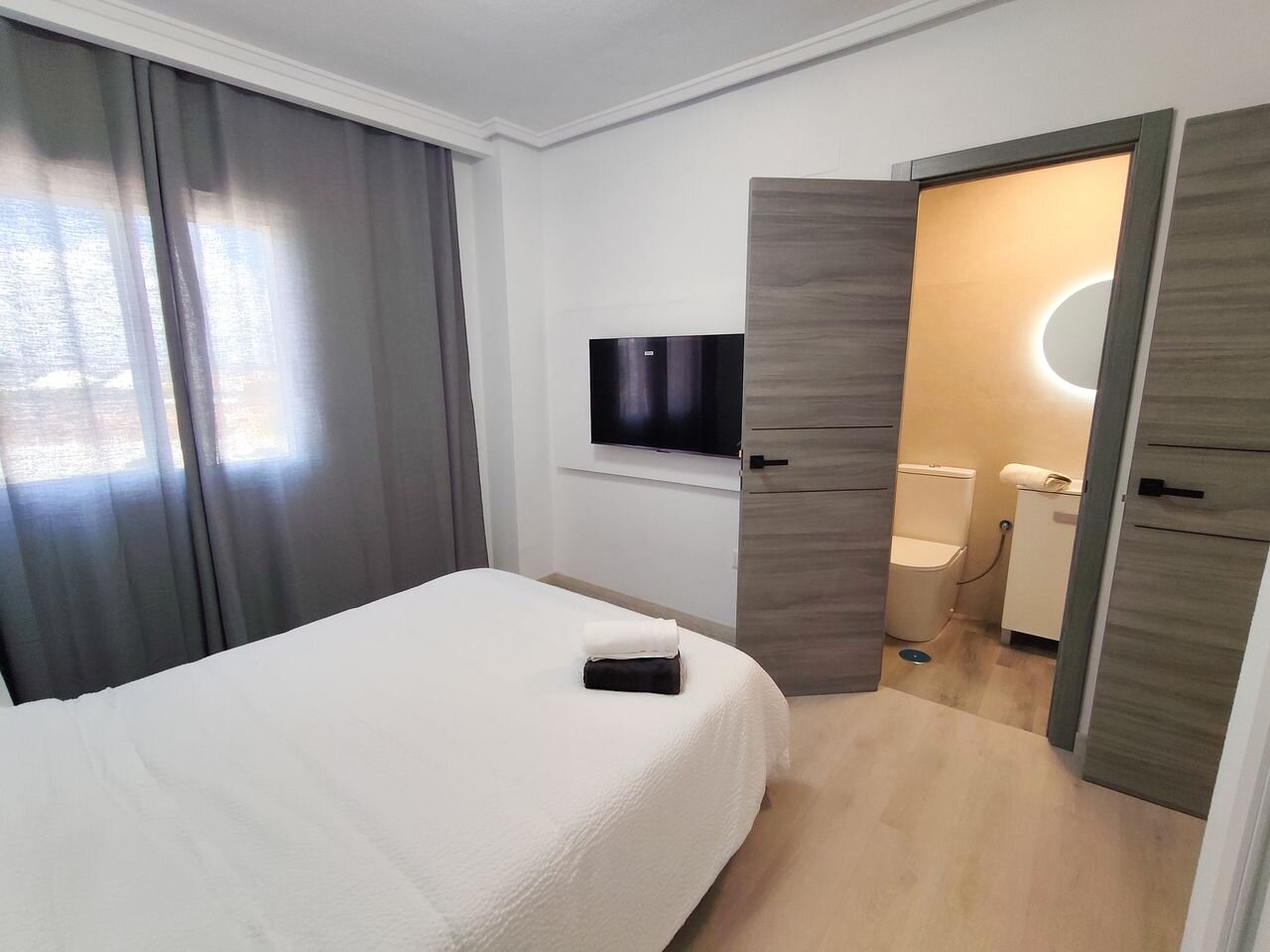 3-Bedroom Apartment in Centro, Torrevieja - Image 11
