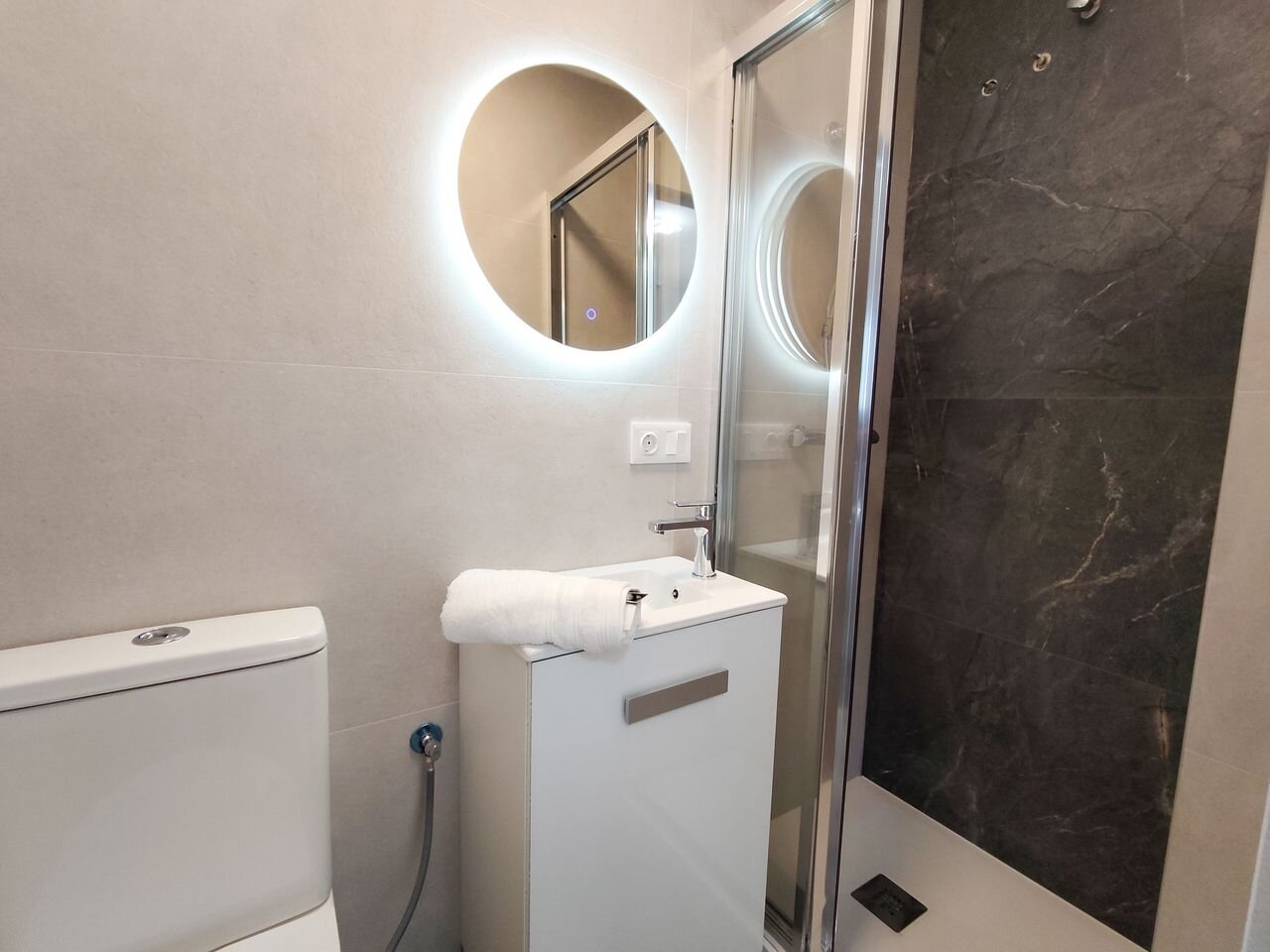 3-Bedroom Apartment in Centro, Torrevieja - Image 12