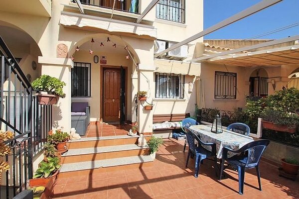 Bungalow de 2 Dormitorios en Urbanizaciones, Guardamar del Segura