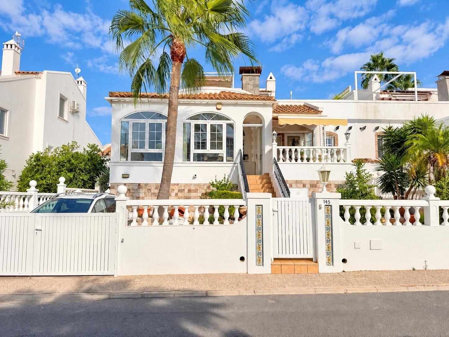 3-Bedroom Villa in Villamartín-las Filipinas, Orihuela Costa - Image 2