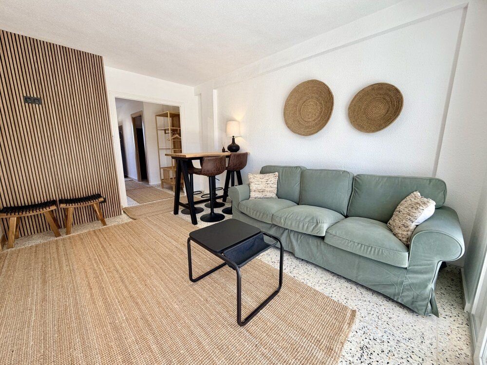 2-Bedroom Apartment in Urbanizaciones, Guardamar del Segura - Image 10