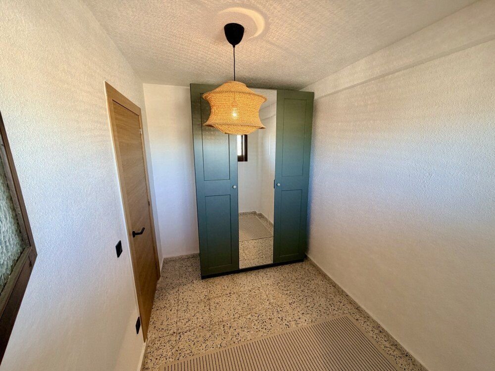 2-Bedroom Apartment in Urbanizaciones, Guardamar del Segura - Image 7