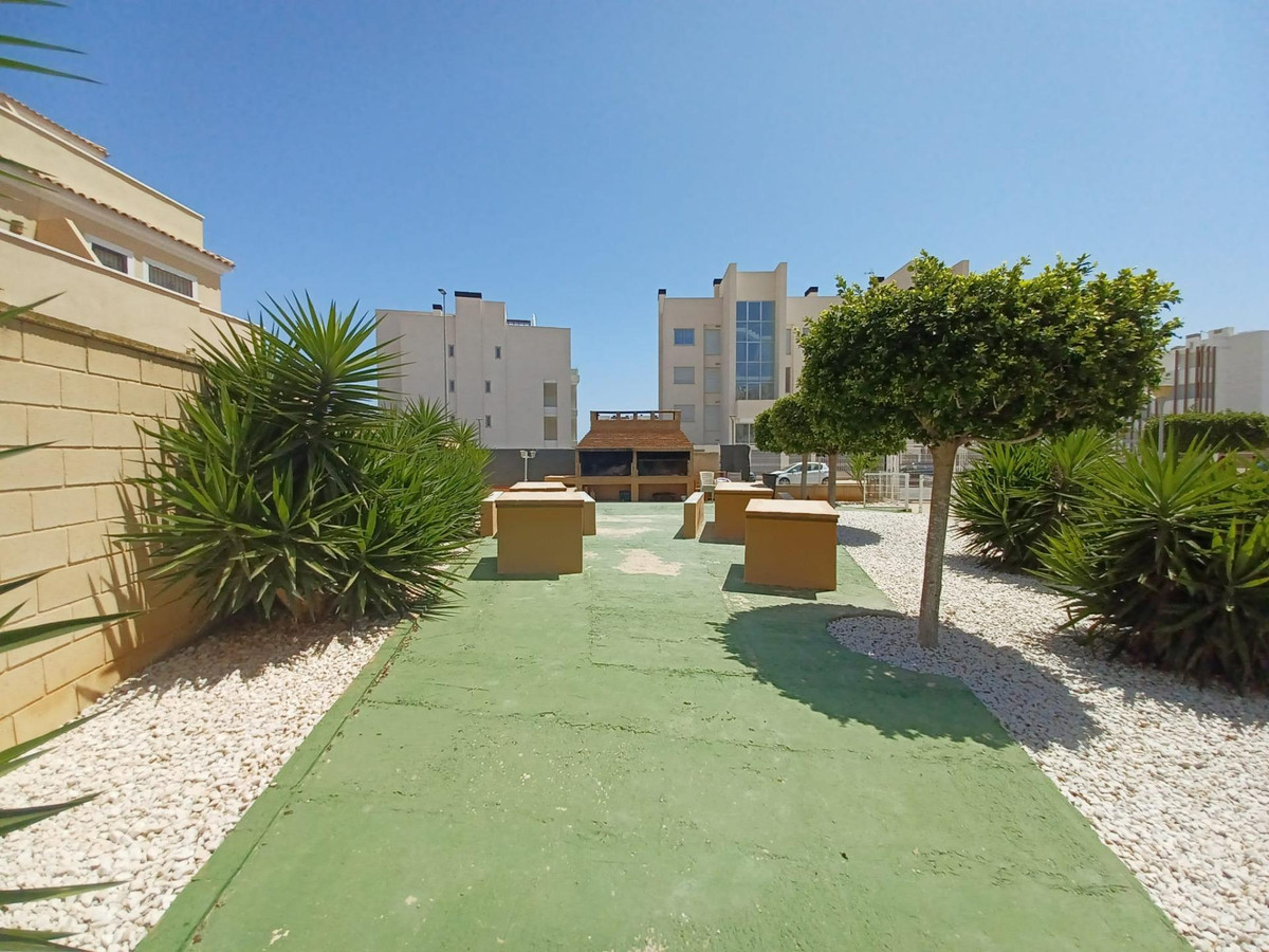 Tussenwoning met 3 Slaapkamers in Los Dolses, Orihuela Co... - Image 24
