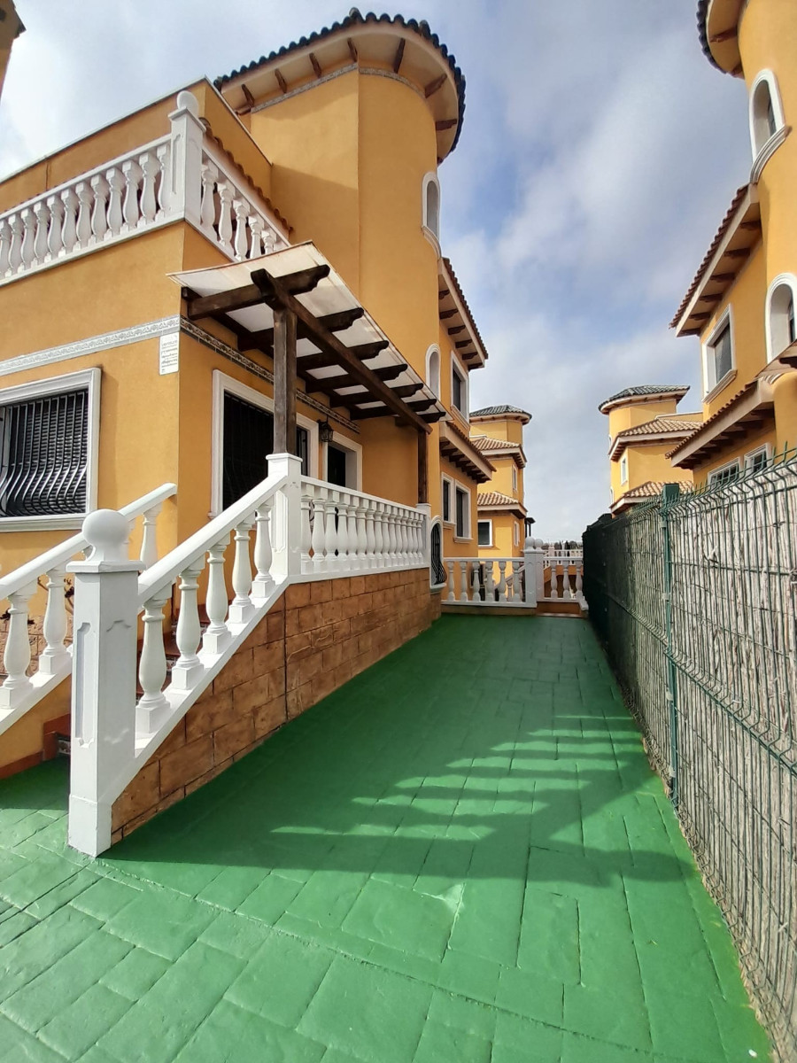 3-Bedroom Townhouse in Ciudad Quesada, Rojales | Sunny Ca... - Image 13