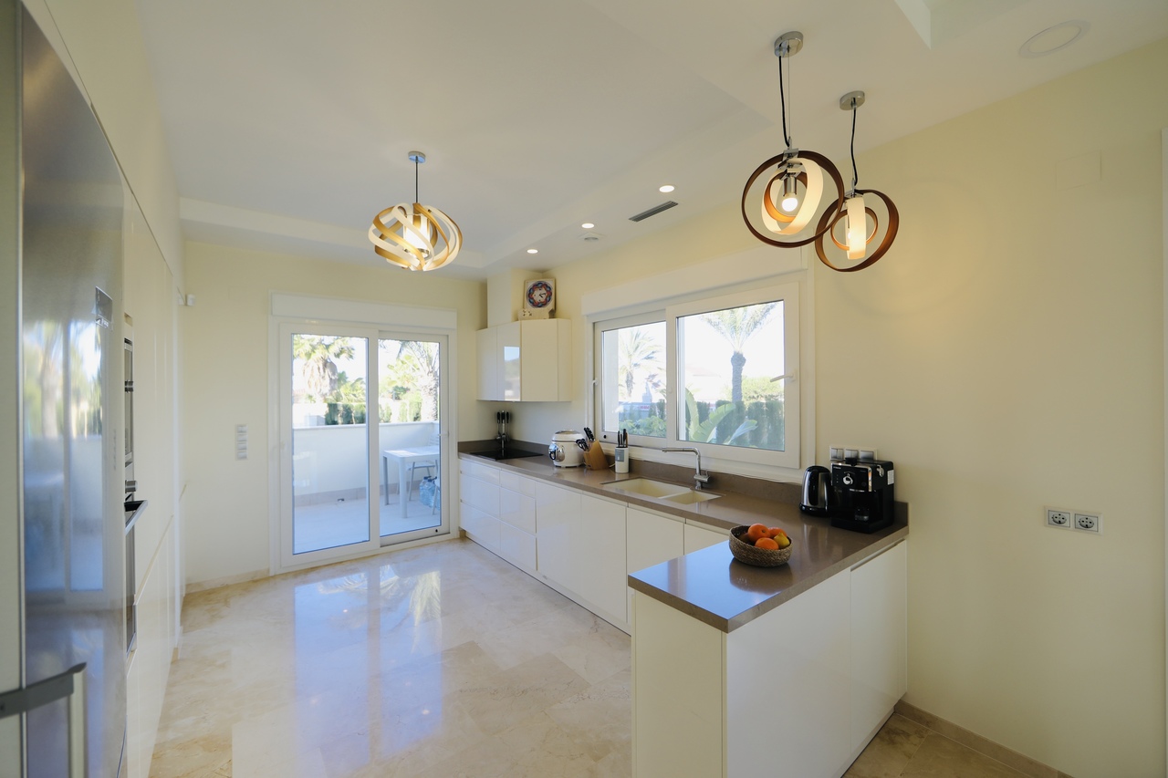 5-Bedroom Villa in La Zenia, Orihuela Costa - Image 13