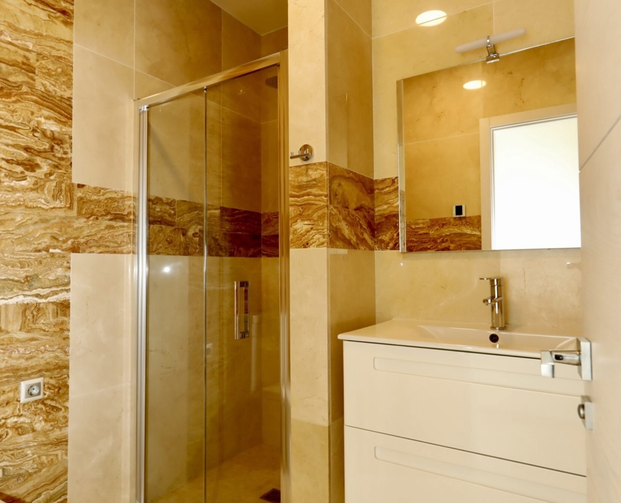 5-Bedroom Villa in La Zenia, Orihuela Costa - Image 38