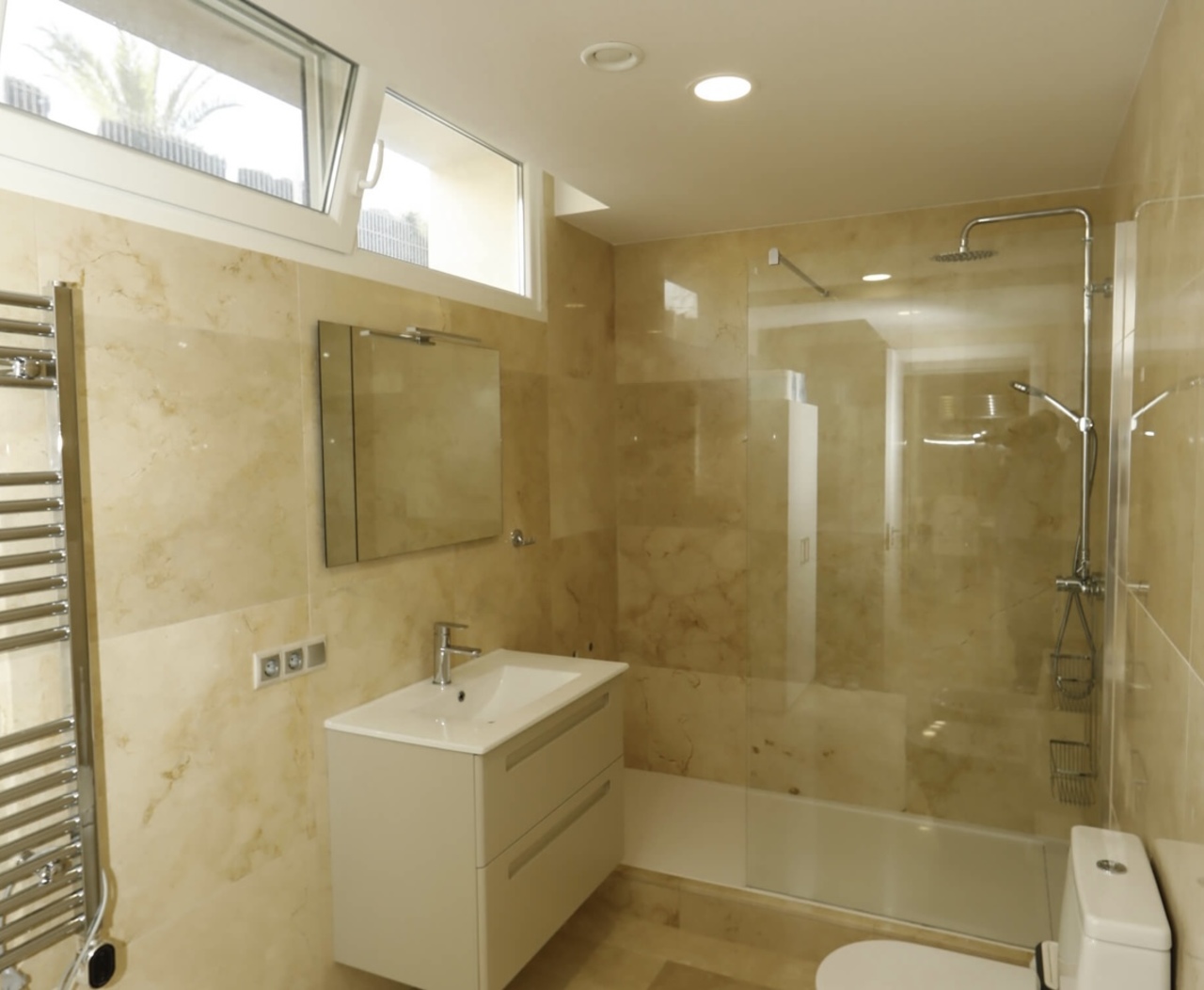5-Bedroom Villa in La Zenia, Orihuela Costa - Image 40