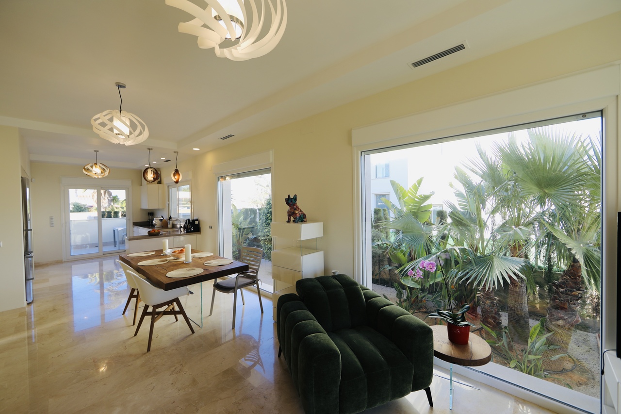 5-Bedroom Villa in La Zenia, Orihuela Costa - Image 9