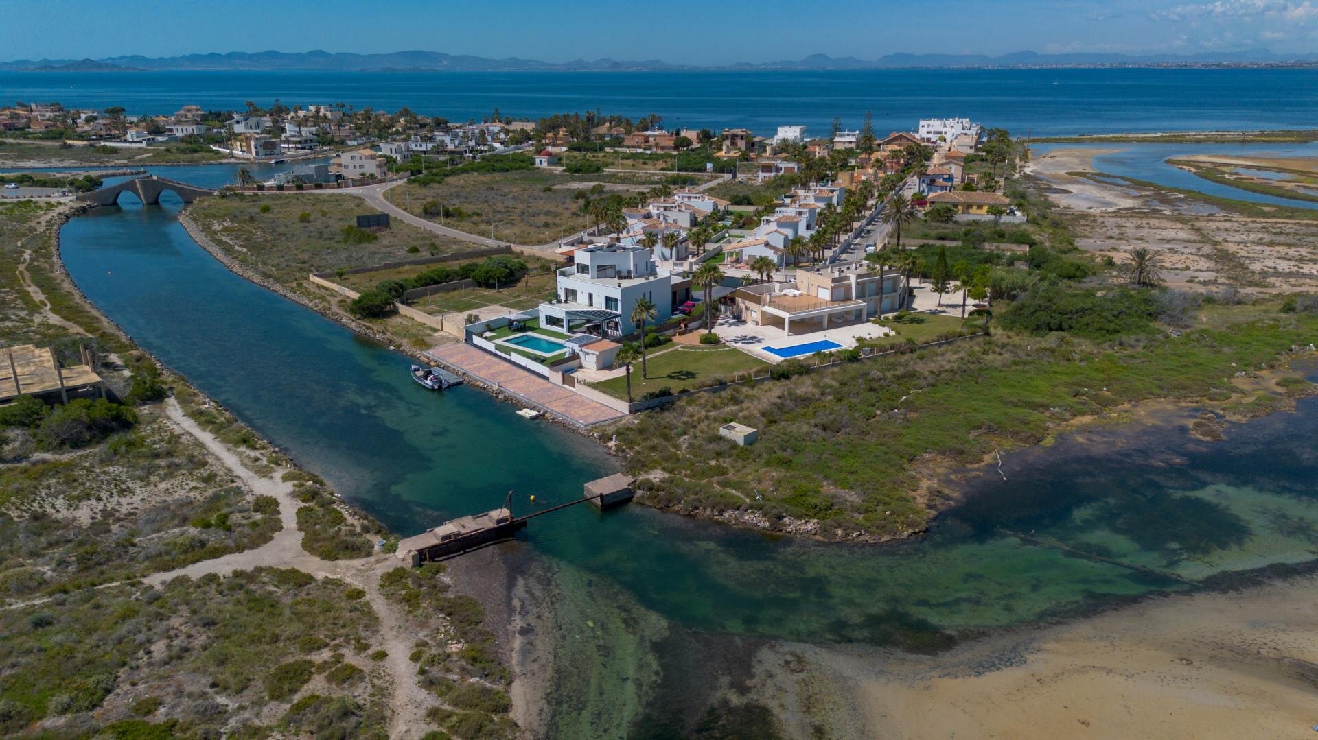 4-Bedroom Villa in Playa del Esparto-Veneziola, La Manga del Mar Menor - Image 12