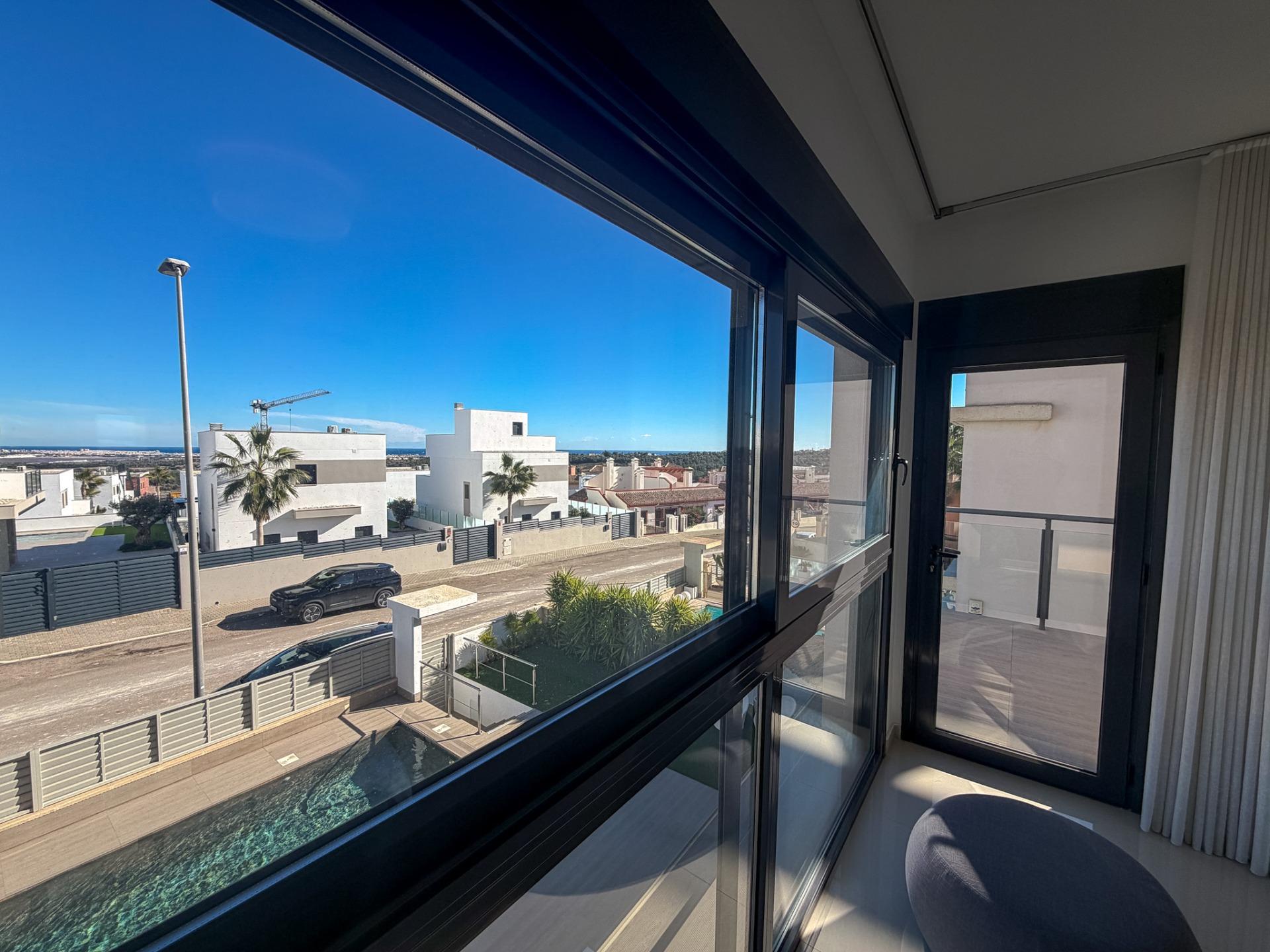 4-Bedroom Villa in San Miguel de Salinas - Image 18