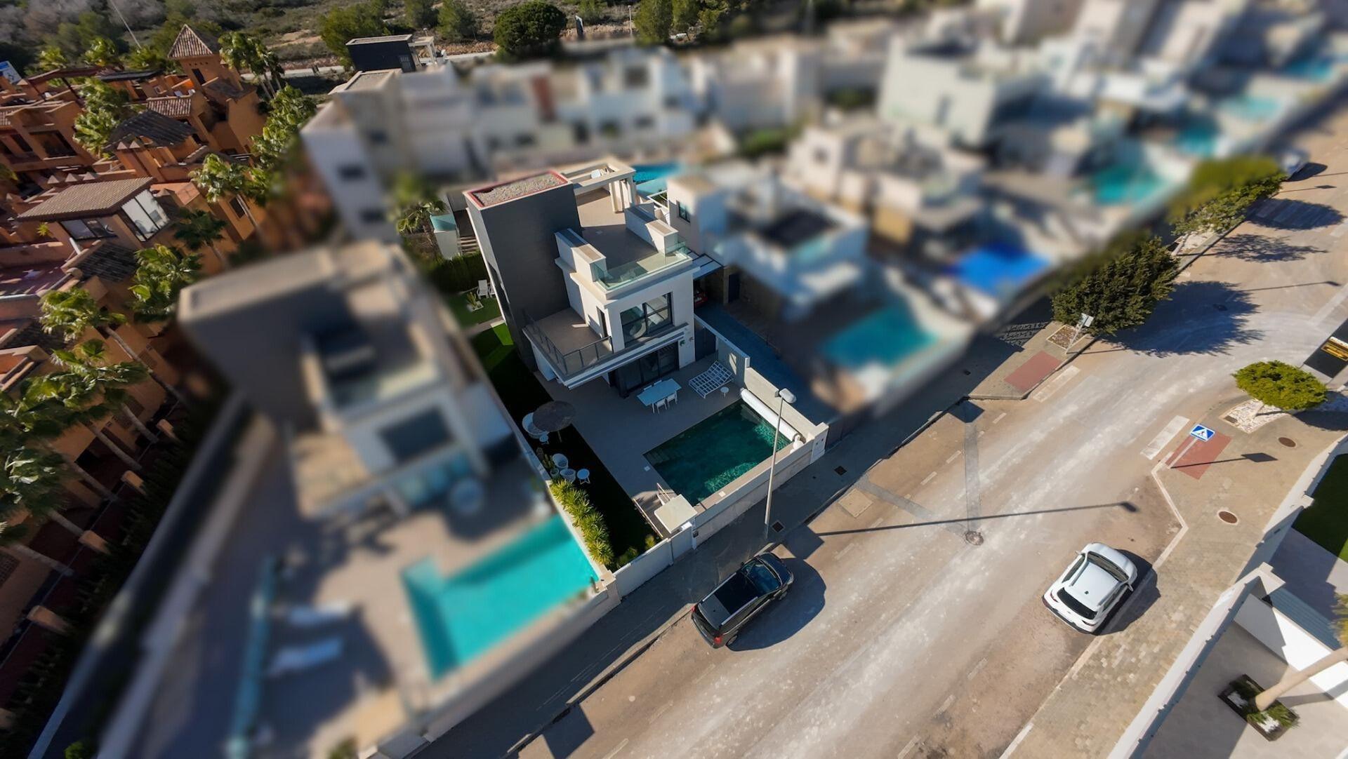 4-Bedroom Villa in San Miguel de Salinas - Image 32