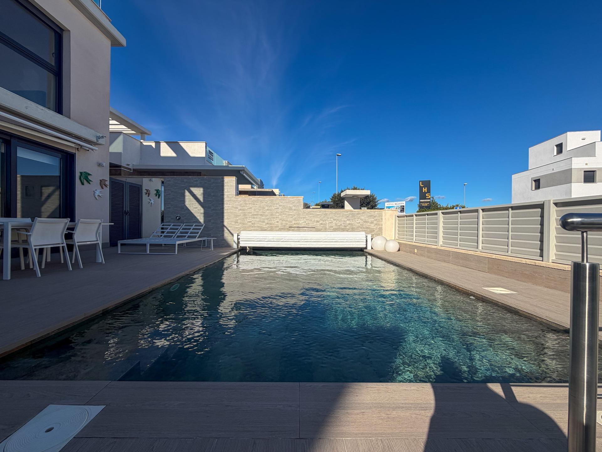 4-Bedroom Villa in San Miguel de Salinas - Image 4