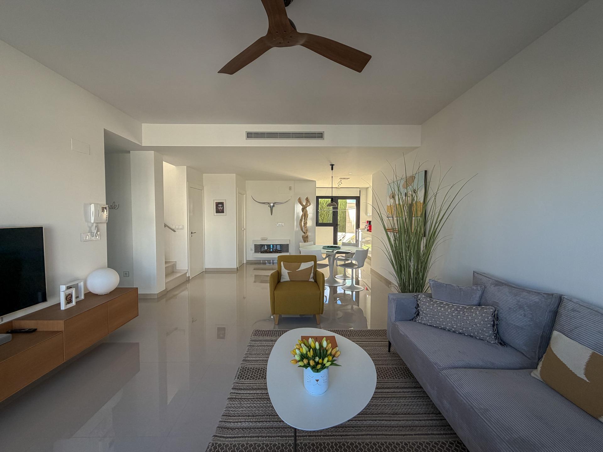 4-Bedroom Villa in San Miguel de Salinas - Image 7