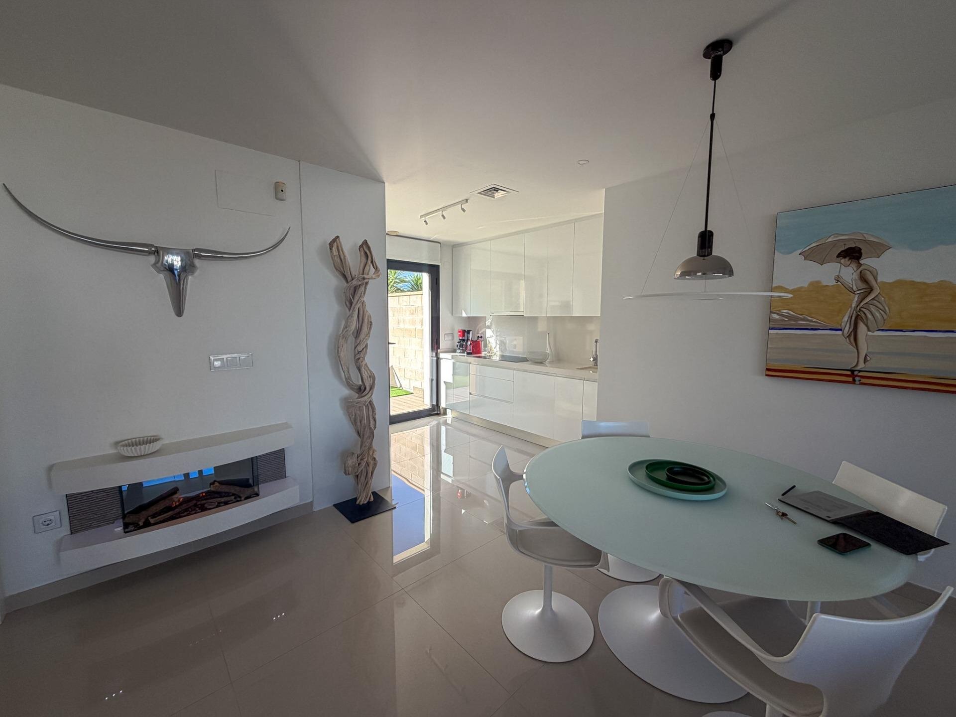 4-Bedroom Villa in San Miguel de Salinas - Image 9