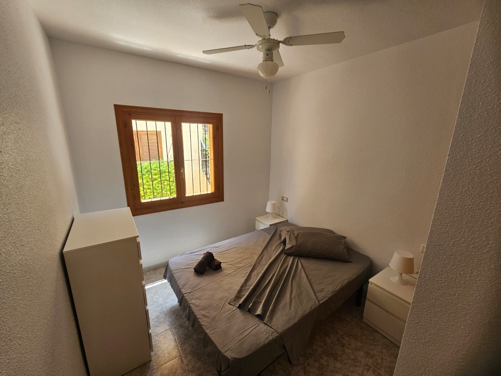 2-Bedroom Apartment in Playa Flamenca, Orihuela Costa - Image 11