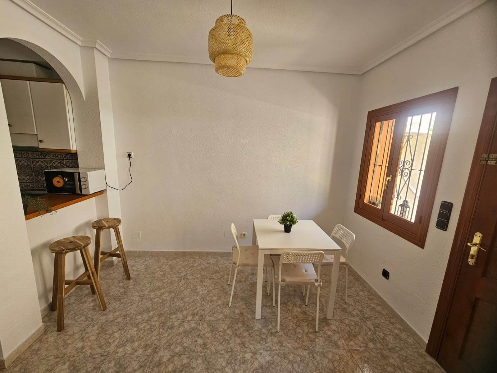 2-Bedroom Apartment in Playa Flamenca, Orihuela Costa - Image 5
