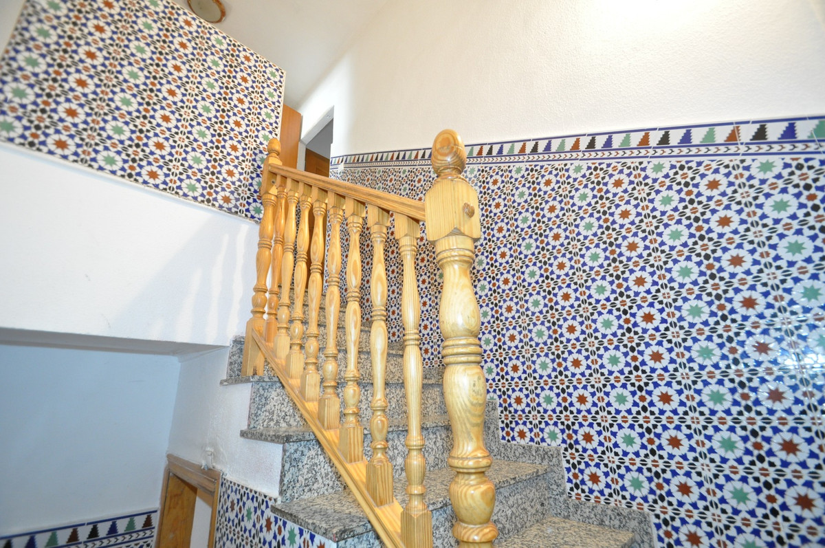 6-Bedroom Townhouse in  Pinoso | Sunny Casas - Costa Blan... - Image 14