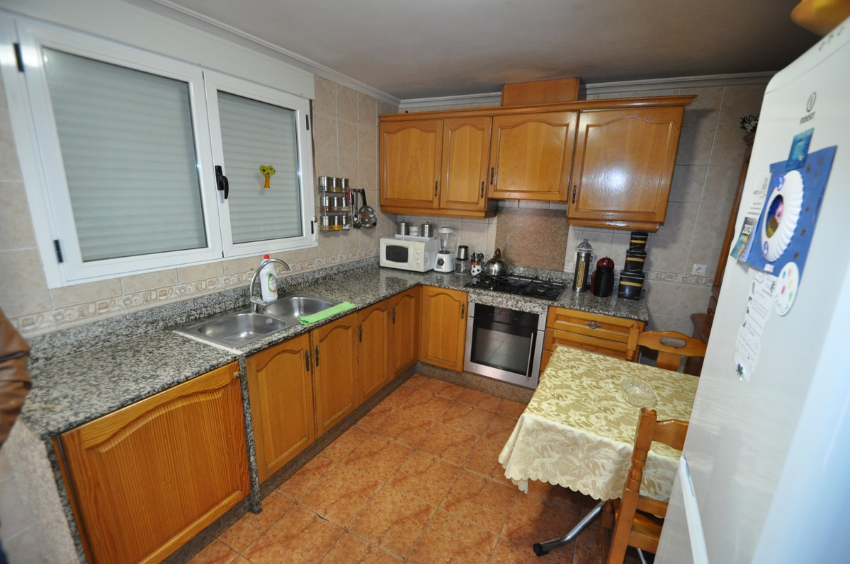 6-Bedroom Townhouse in  Pinoso | Sunny Casas - Costa Blan... - Image 20