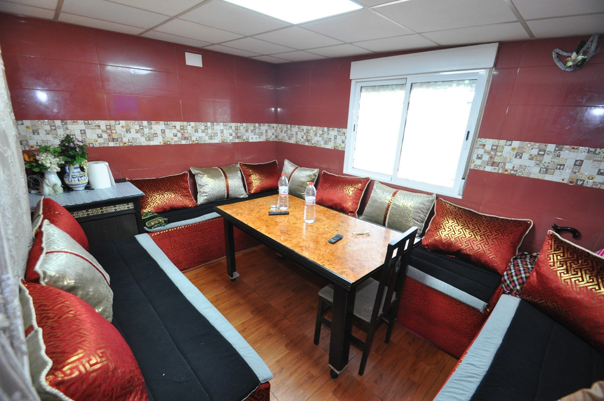 6-Bedroom Townhouse in  Pinoso | Sunny Casas - Costa Blan... - Image 5