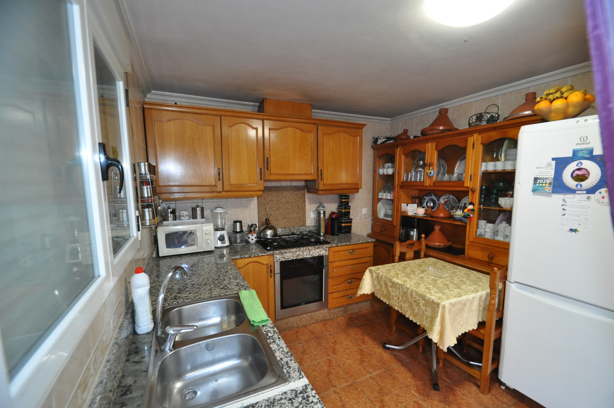 6-Bedroom Townhouse in  Pinoso | Sunny Casas - Costa Blan... - Image 7
