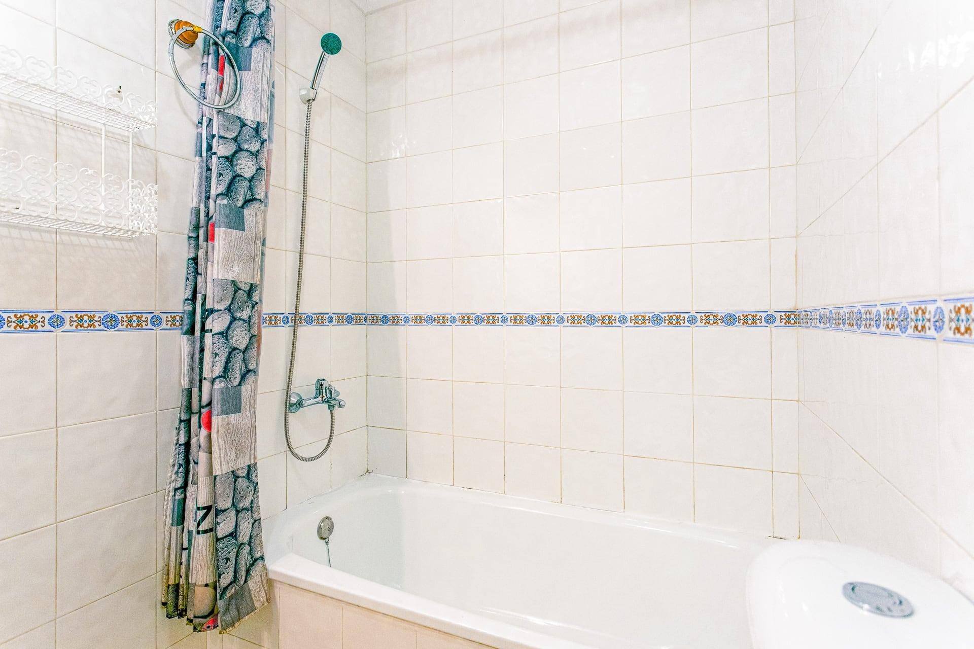Bungalow en planta baja de 2 dormitorios con garaje y piscina comunitaria en Villamartín - Image 23