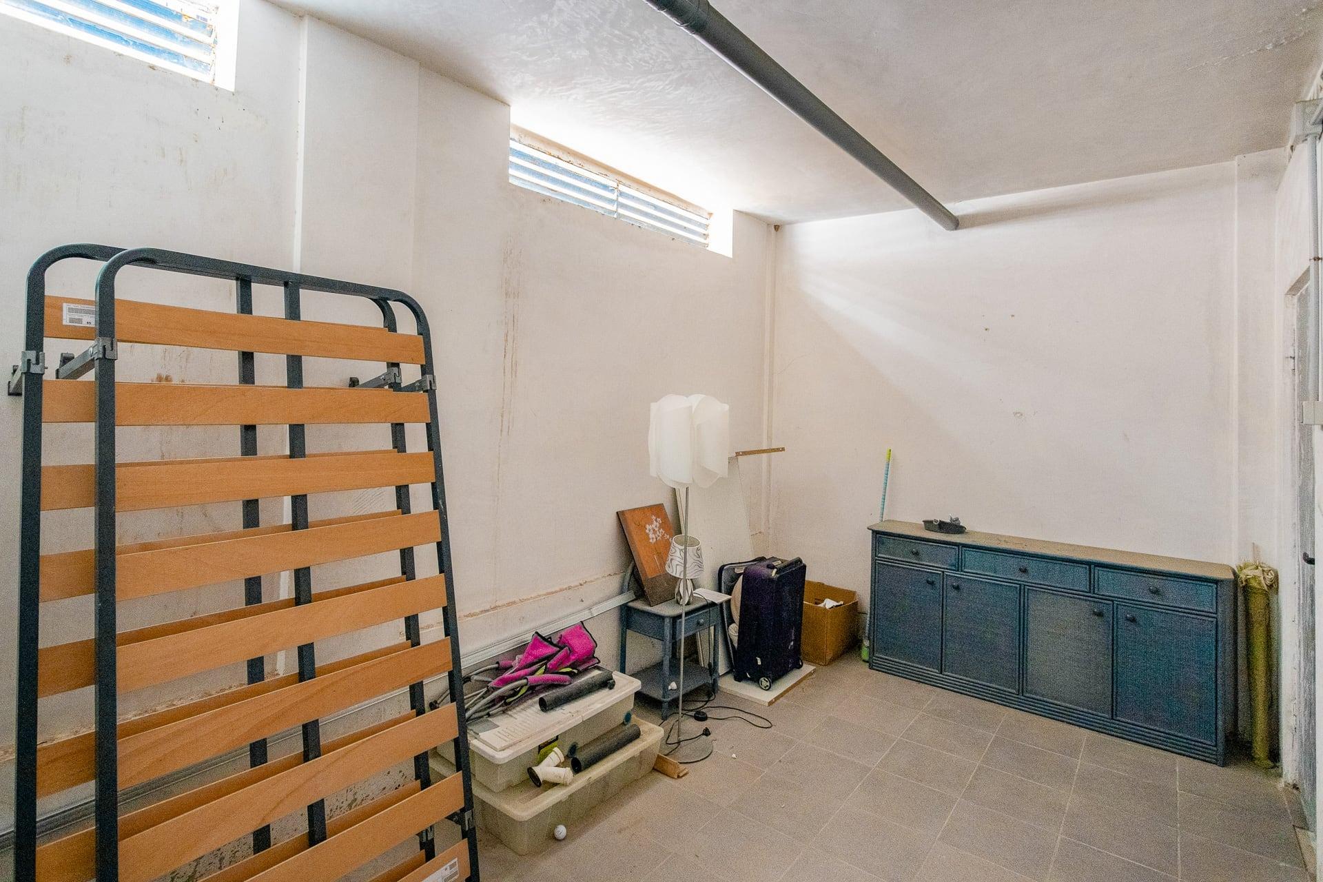 Bungalow en planta baja de 2 dormitorios con garaje y piscina comunitaria en Villamartín - Image 35