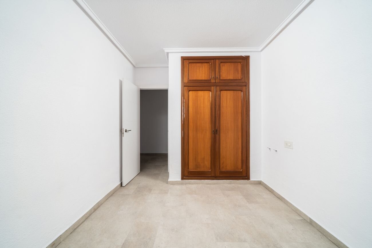 5-Bedroom Villa in La Siesta, Torrevieja - Image 18