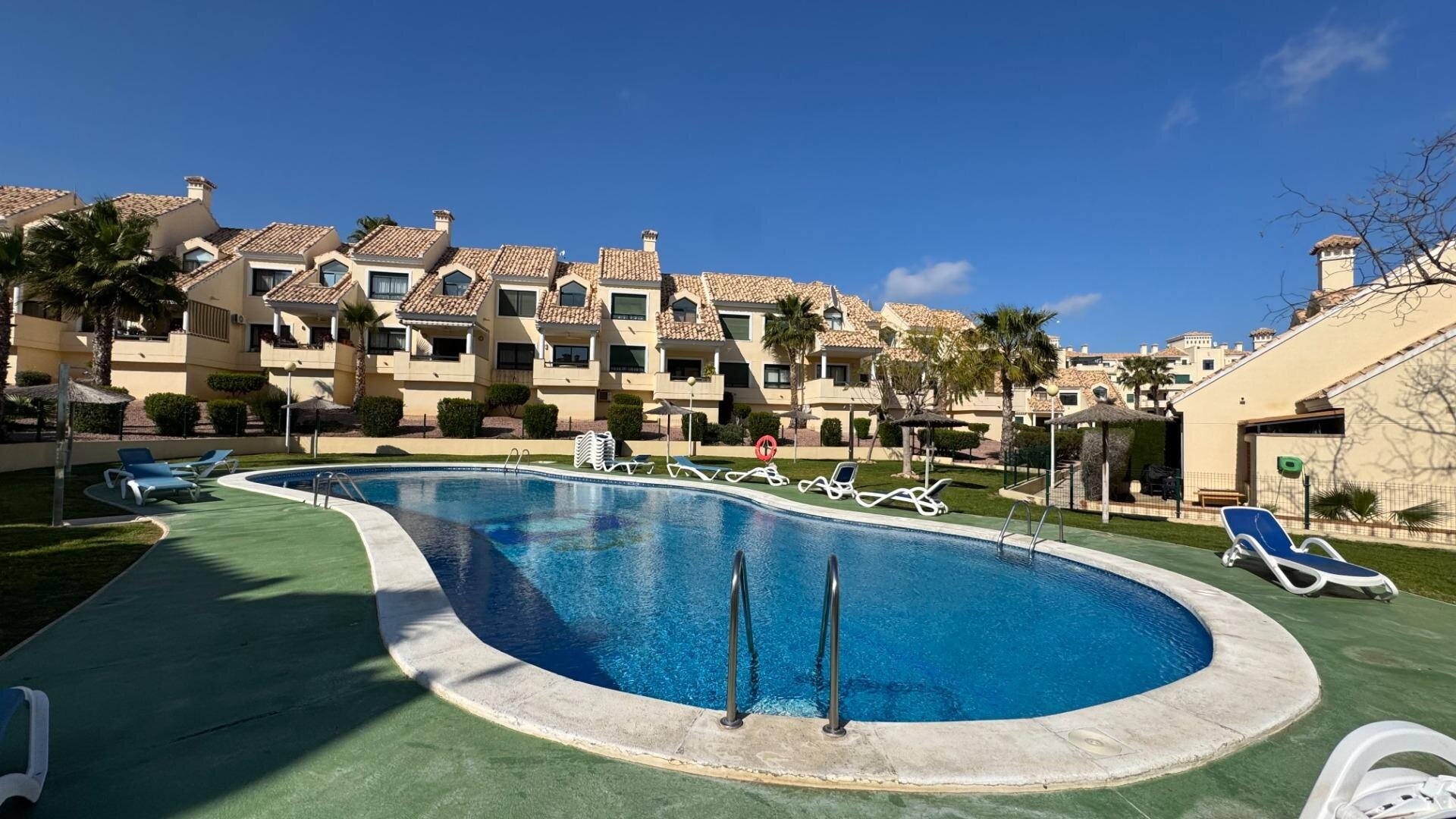 2-Bedroom Apartment in Villamartín-las Filipinas, Orihuela Costa - Image 2