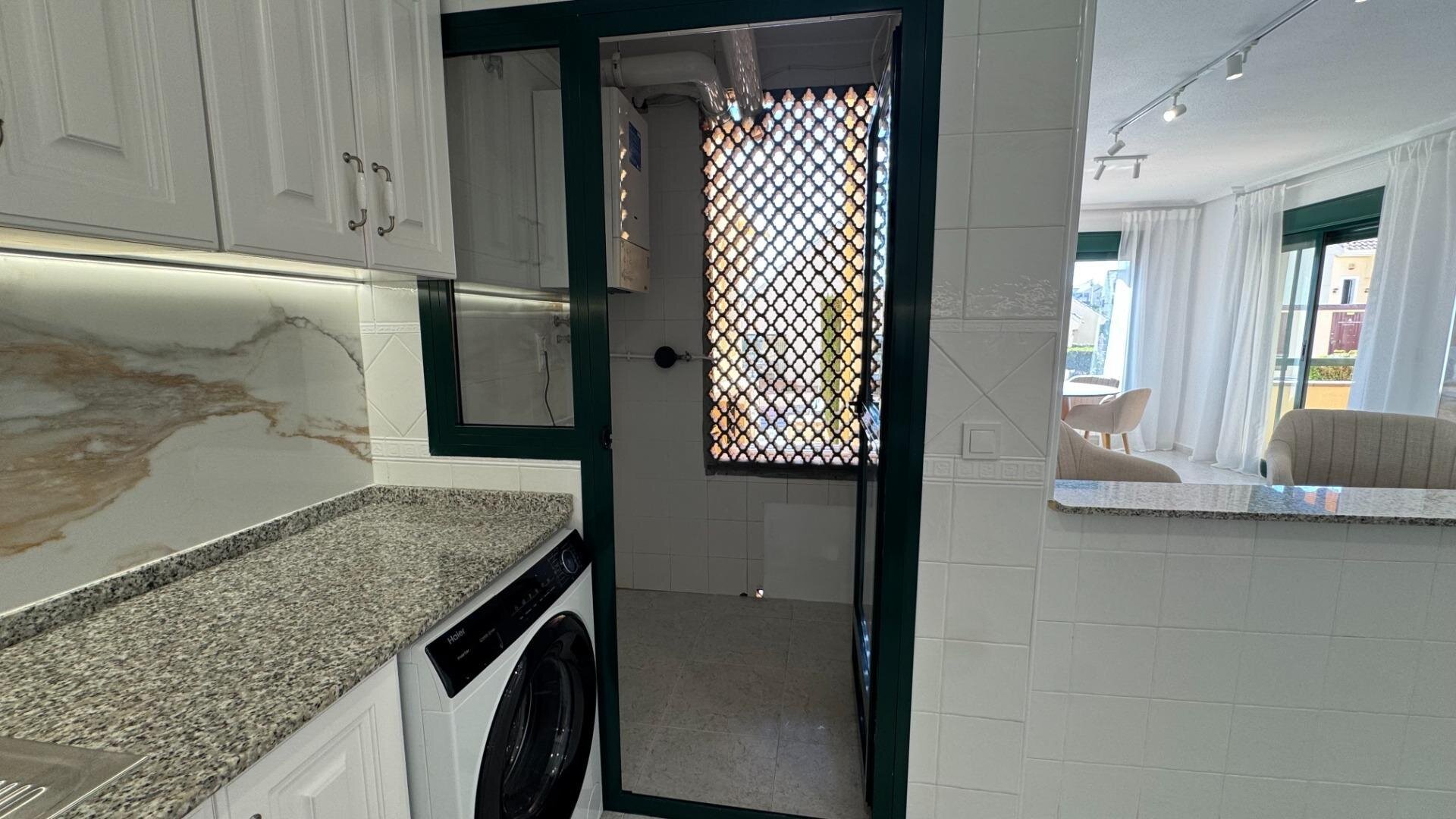 2-Bedroom Apartment in Villamartín-las Filipinas, Orihuela Costa - Image 9