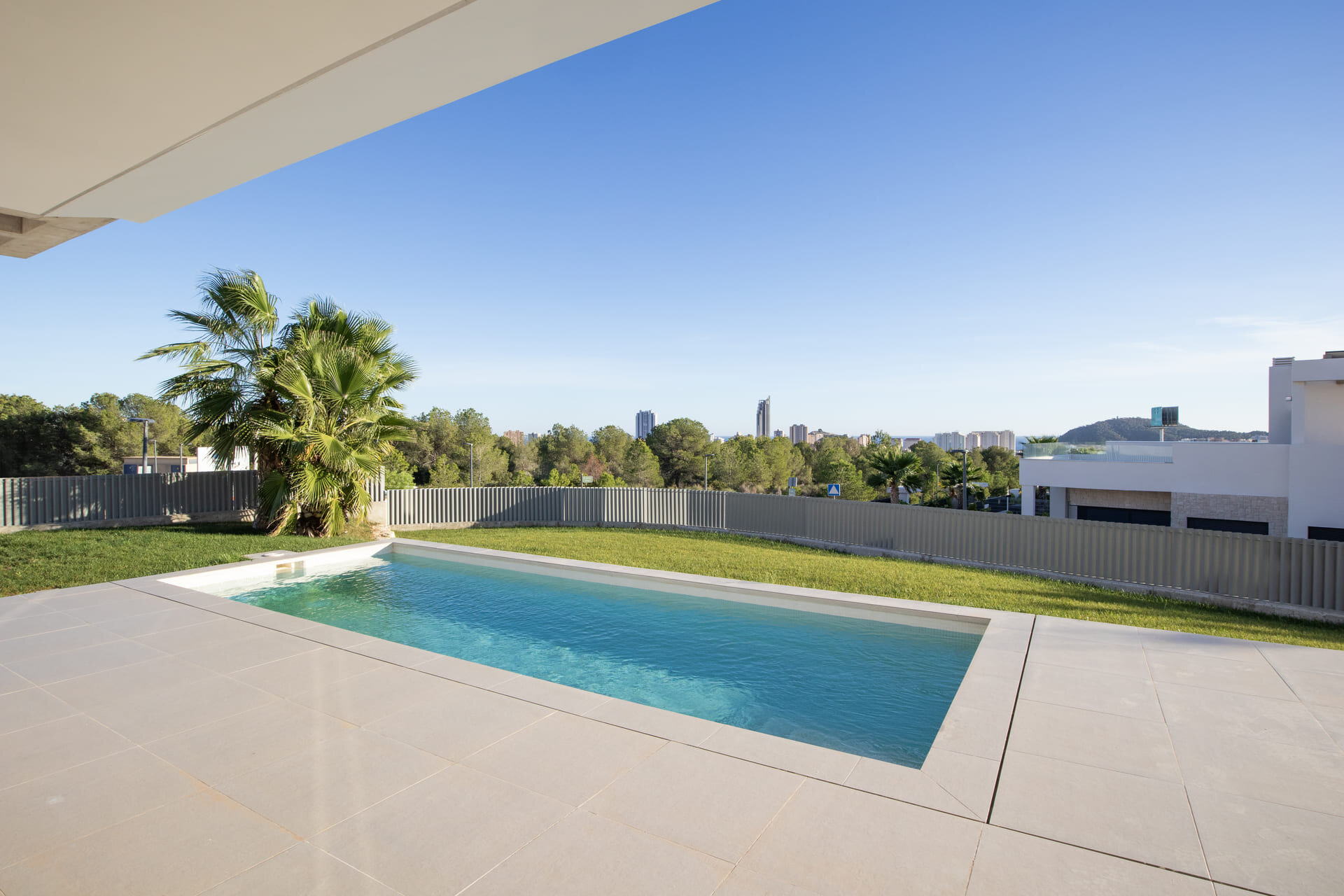 4-Bedroom Detached House in Finestrat - Image 2