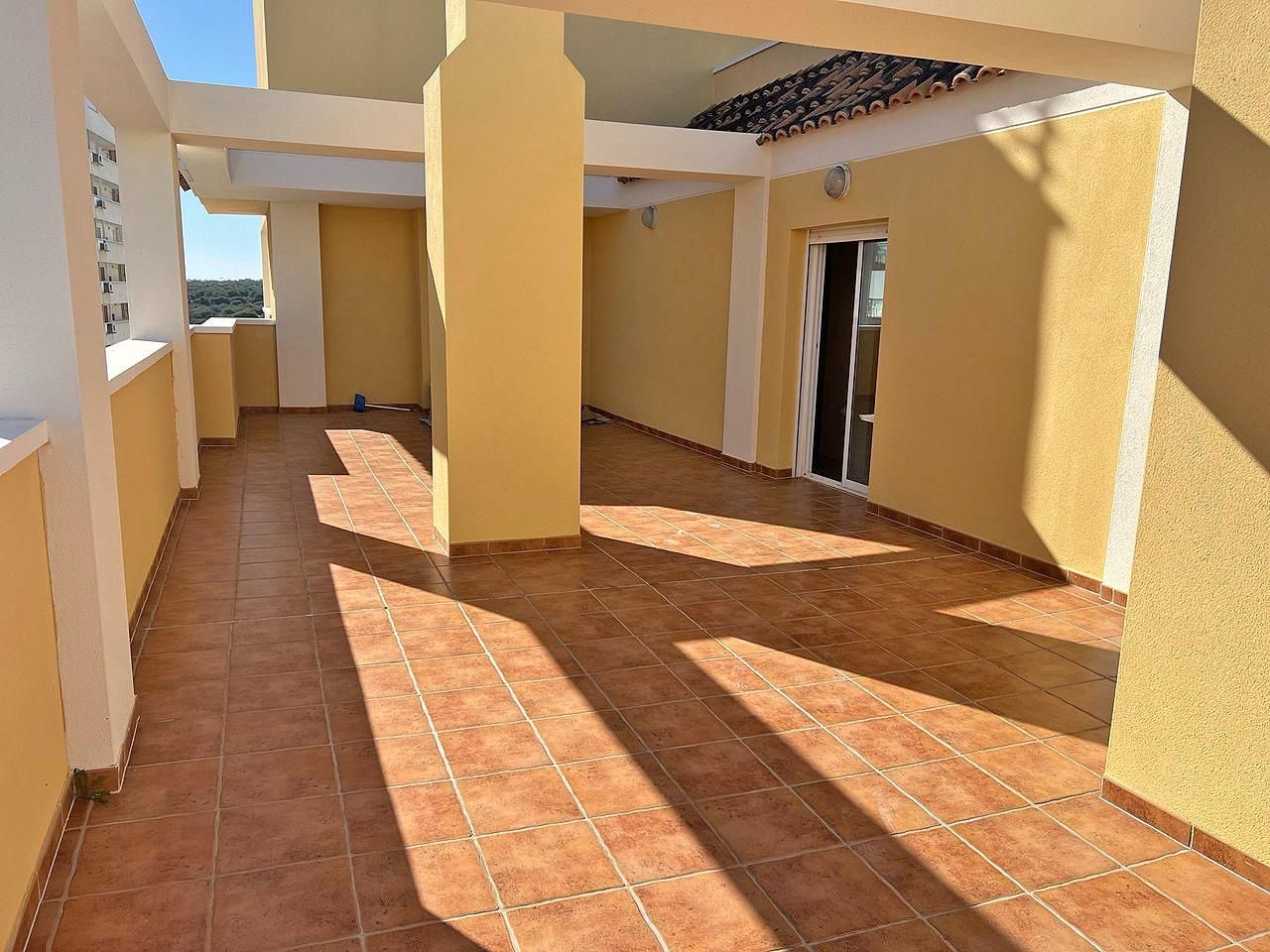 Penthouse de luxe de 2 Chambres à Puerto Deportivo, Guardamar del Segura - Image 11