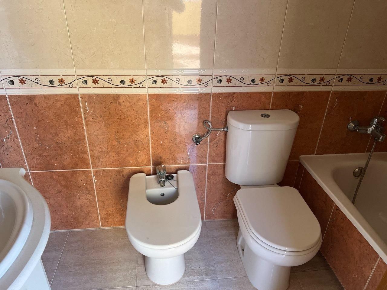 Penthouse de luxe de 2 Chambres à Puerto Deportivo, Guardamar del Segura - Image 9