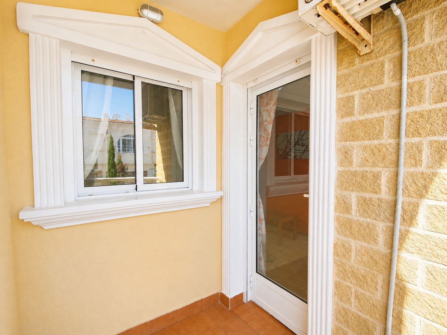 2-Bedroom Apartment in Estacion de Autobuses, Torrevieja - Image 11