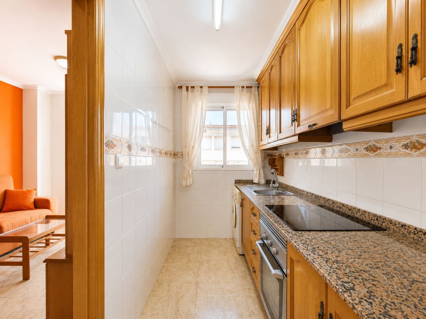 2-Bedroom Apartment in Estacion de Autobuses, Torrevieja - Image 16
