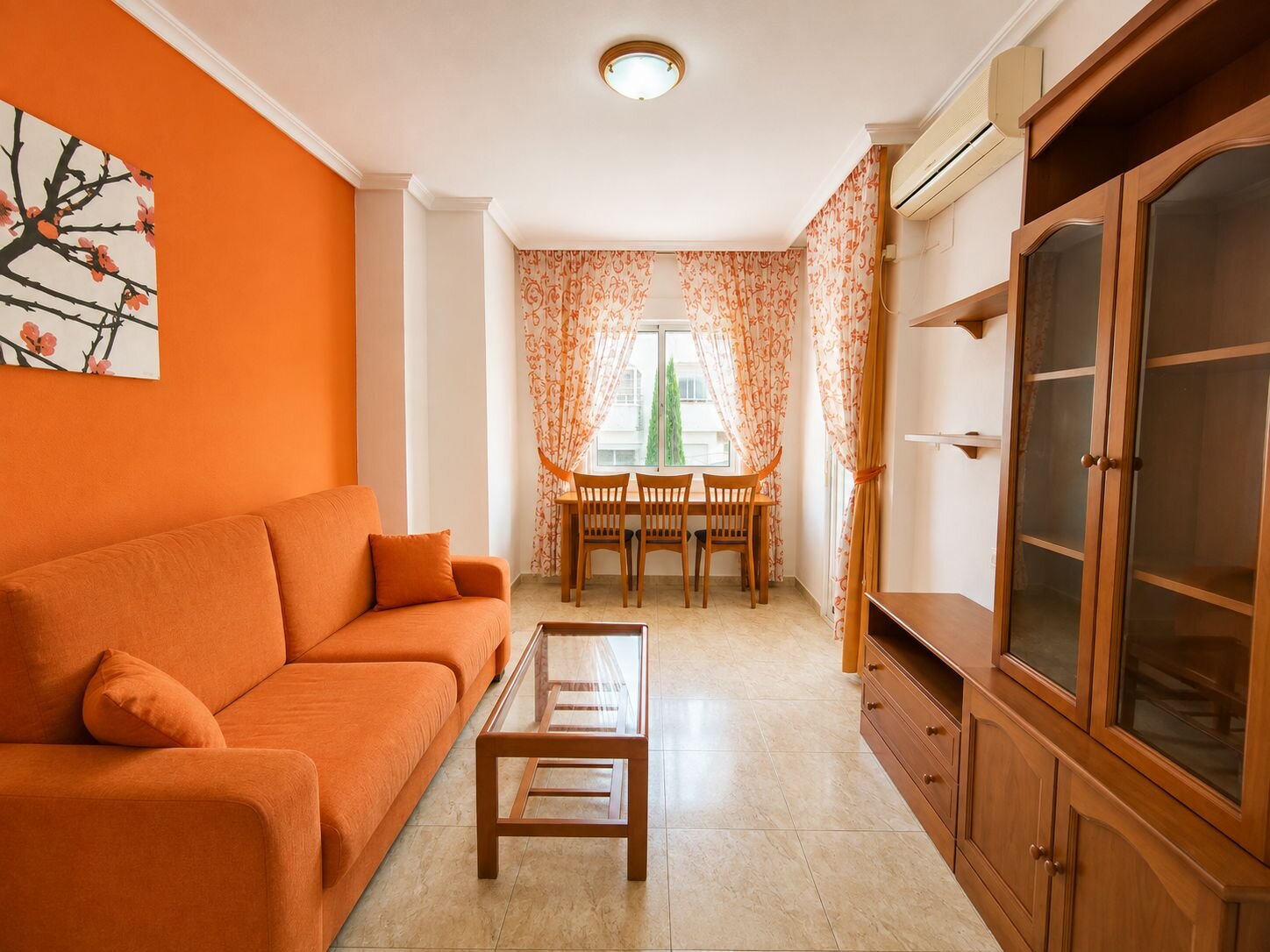 2-Bedroom Apartment in Estacion de Autobuses, Torrevieja - Image 3