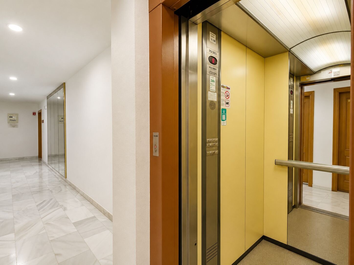 2-Bedroom Apartment in Estacion de Autobuses, Torrevieja - Image 33