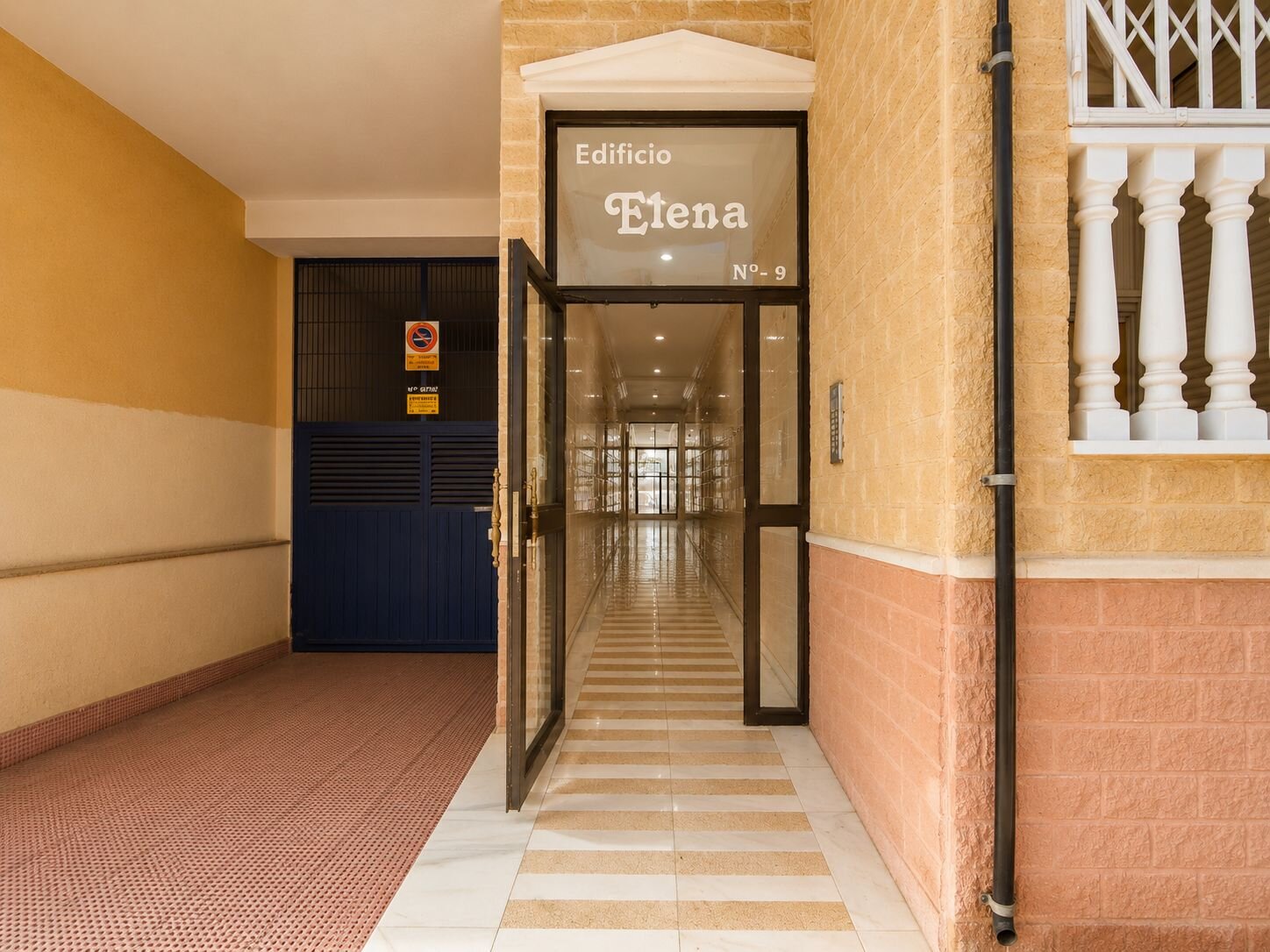 2-Bedroom Apartment in Estacion de Autobuses, Torrevieja - Image 36
