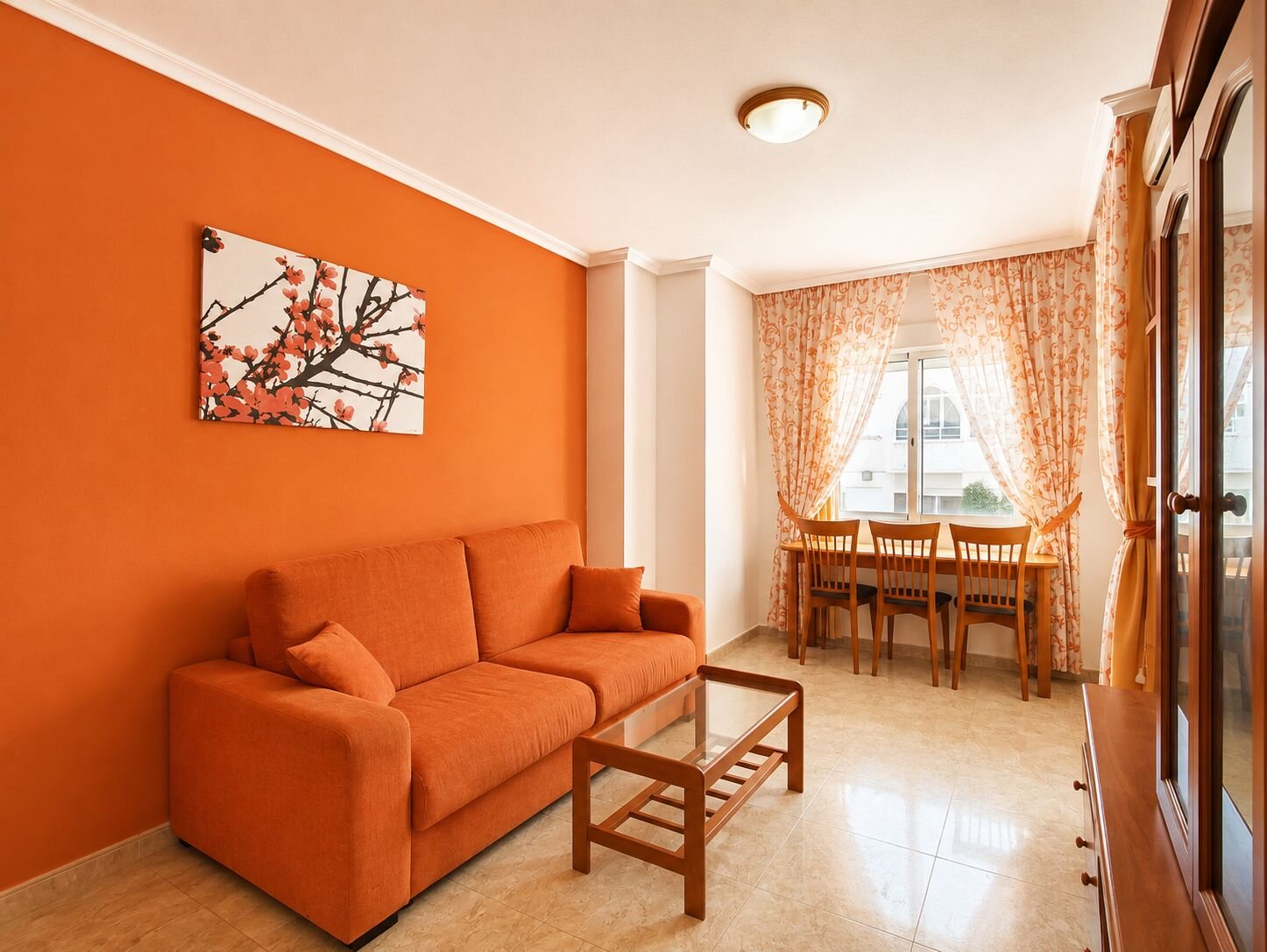 2-Bedroom Apartment in Estacion de Autobuses, Torrevieja - Image 4
