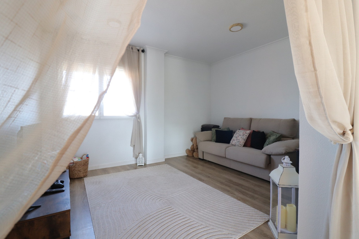 3-Bedroom Detached House in  Rojales | Sunny Casas - Cost... - Image 13