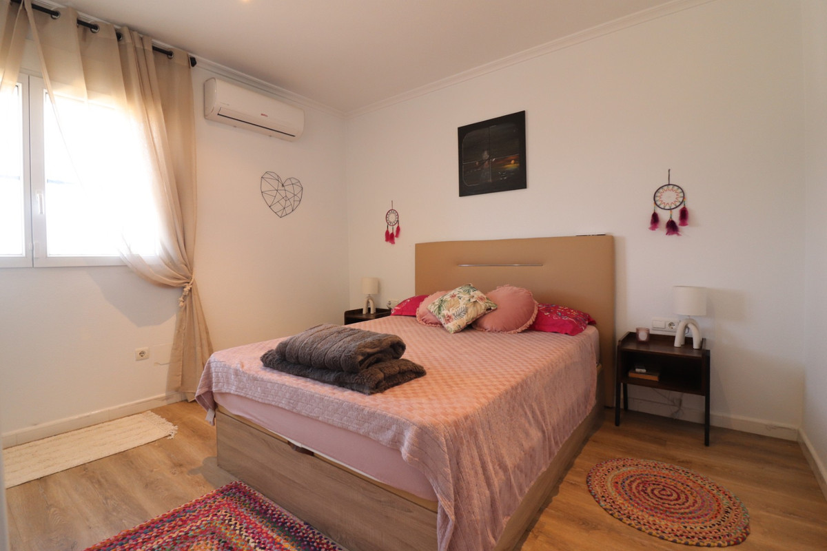 3-Bedroom Detached House in  Rojales | Sunny Casas - Cost... - Image 14