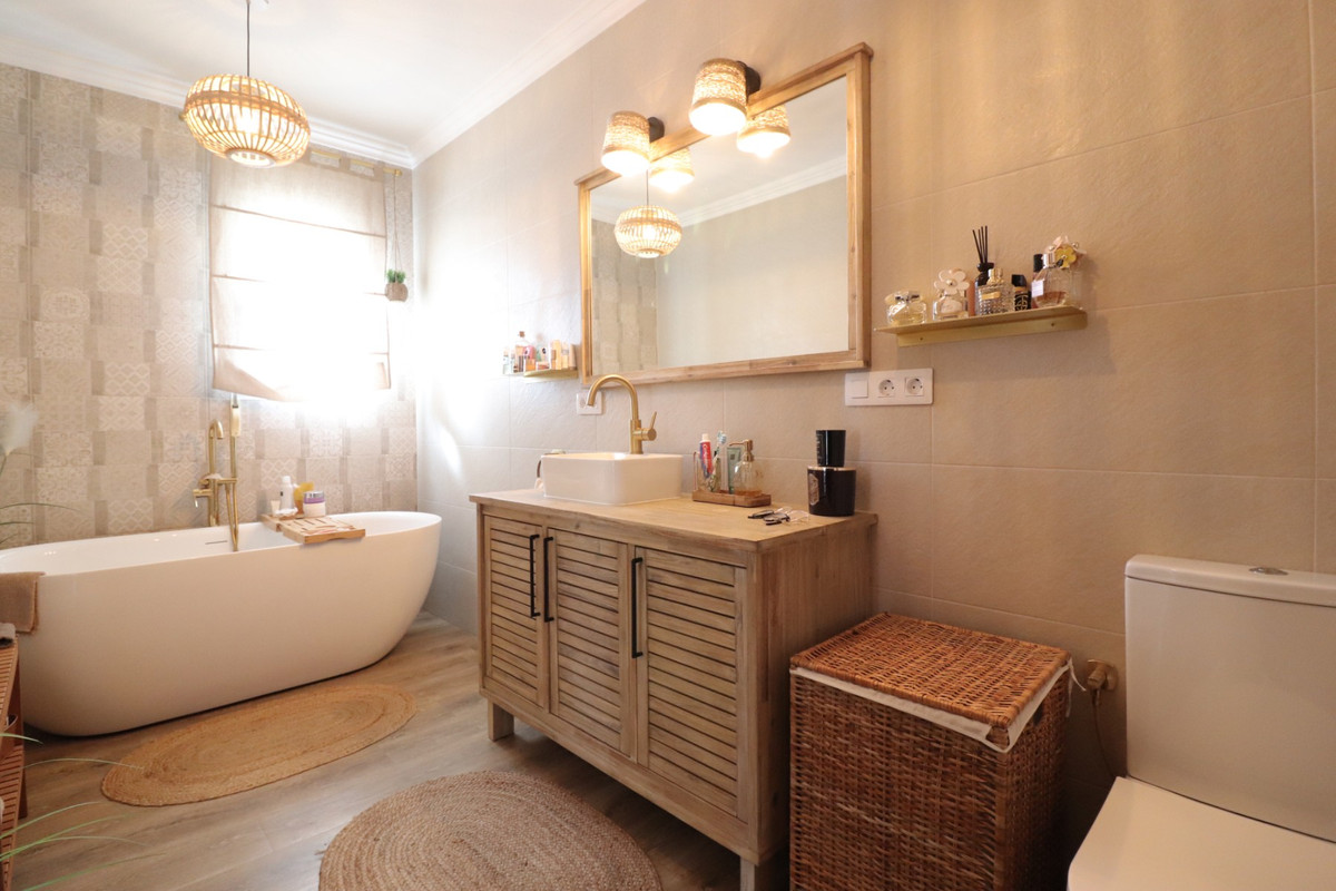 3-Bedroom Detached House in  Rojales | Sunny Casas - Cost... - Image 20