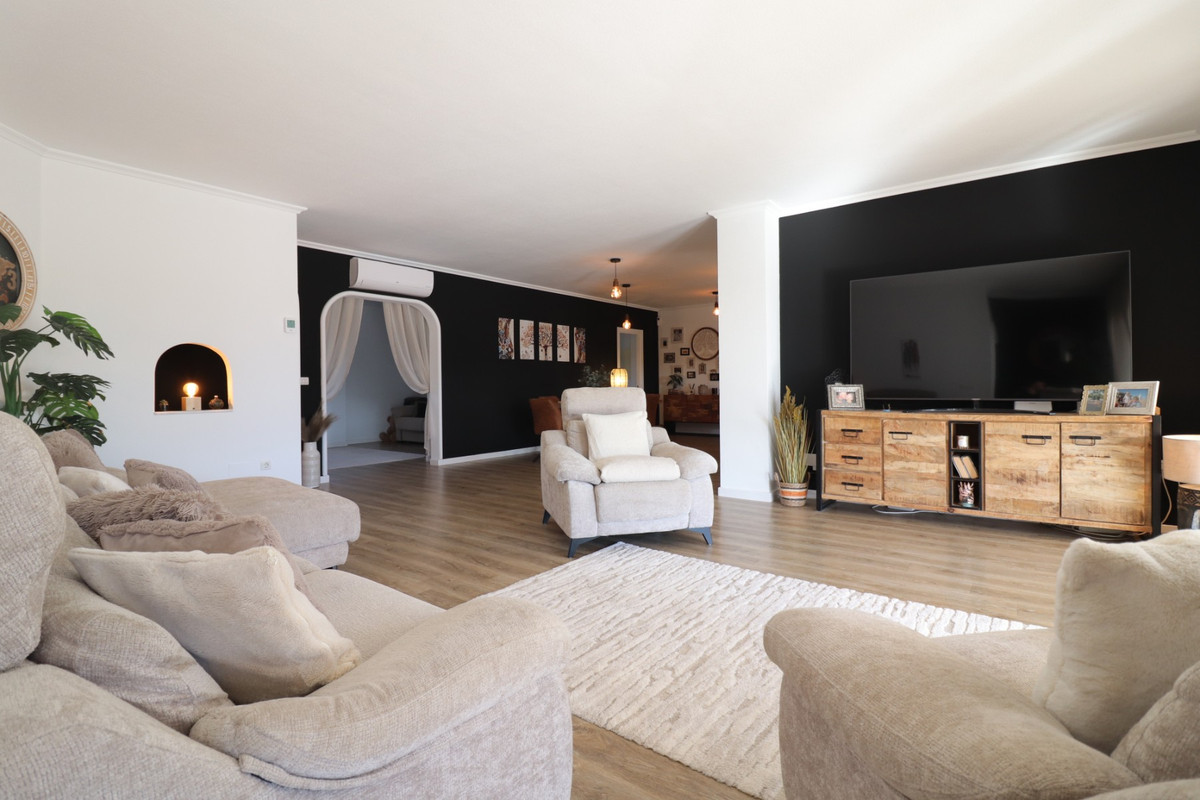 3-Bedroom Detached House in  Rojales | Sunny Casas - Cost... - Image 5