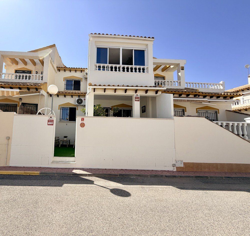 Maison de 3 Chambres à Los Balcones - Los Altos del Edén, Torrevieja - Image 1