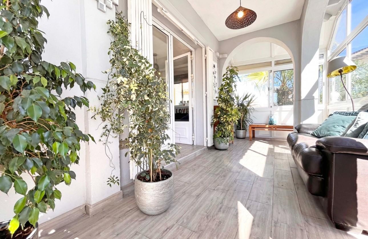 Villa met 4 Slaapkamers in La Zenia, Orihuela Costa - Image 12