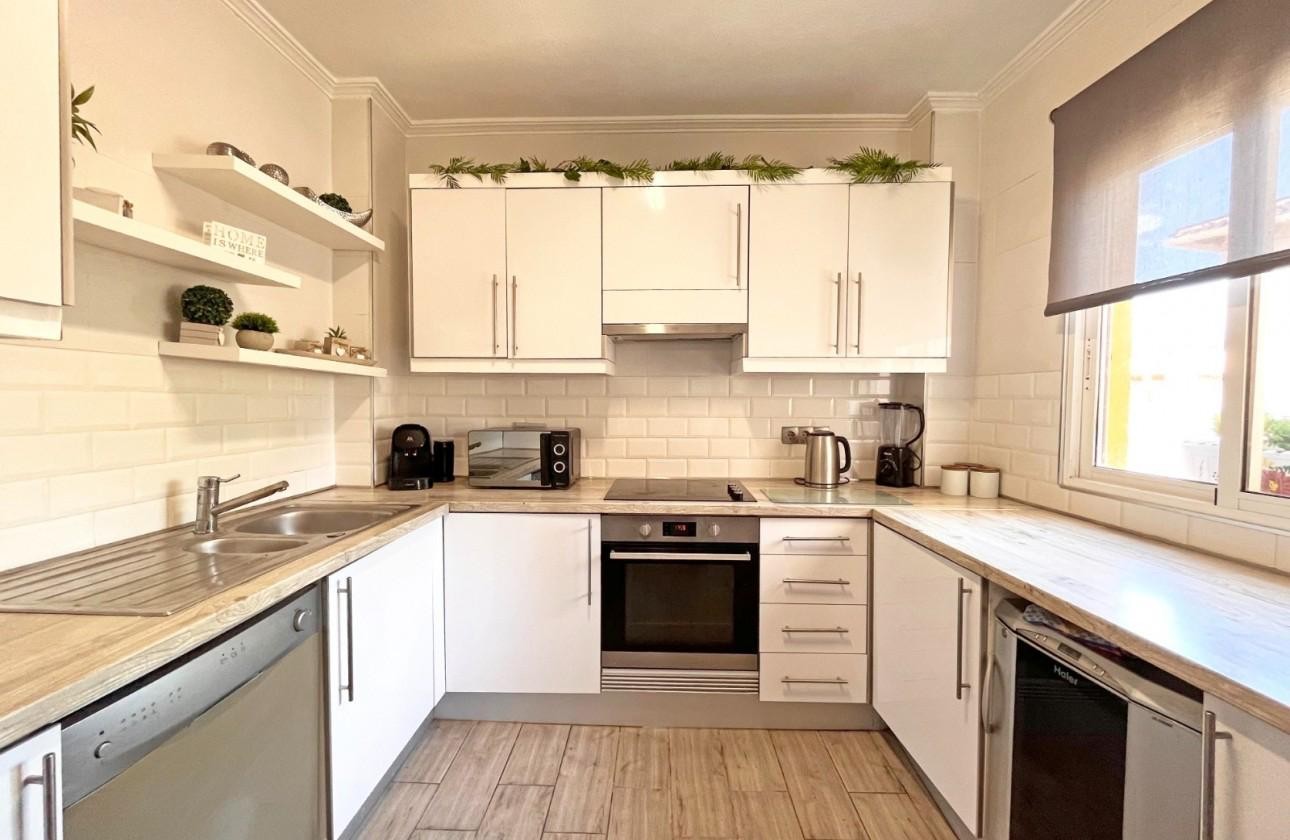 Villa met 4 Slaapkamers in La Zenia, Orihuela Costa - Image 20