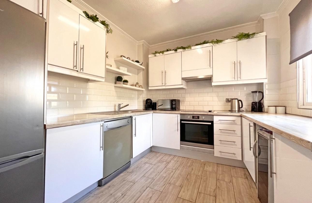 Villa met 4 Slaapkamers in La Zenia, Orihuela Costa - Image 29