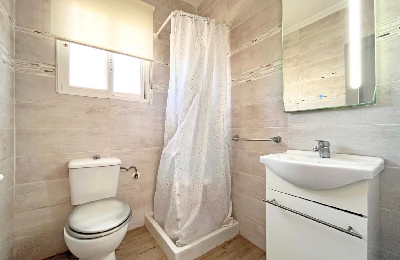 Villa met 4 Slaapkamers in La Zenia, Orihuela Costa - Image 30