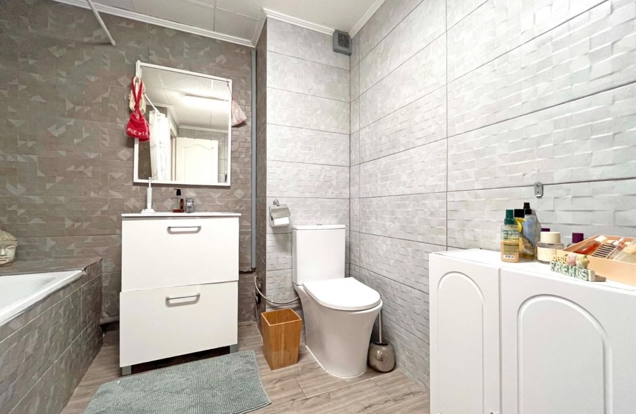 Villa met 4 Slaapkamers in La Zenia, Orihuela Costa - Image 40