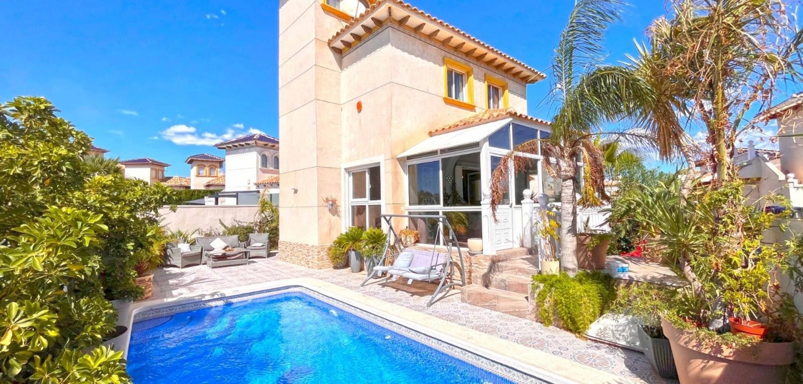 Villa met 4 Slaapkamers in La Zenia, Orihuela Costa - Image 42