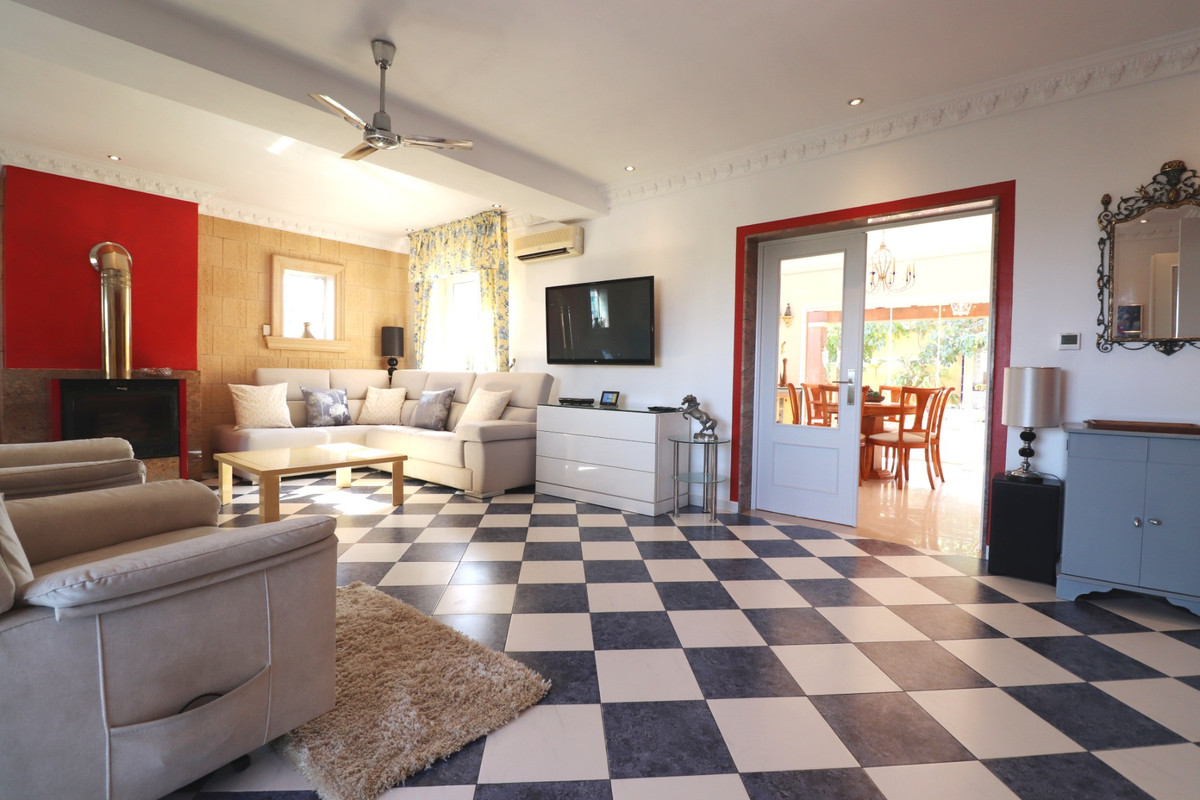 3-Bedroom Detached House in Algorfa | Sunny Casas - Cost... - Image 10